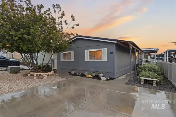 2271 E Blue Lake Ln, Boise, ID 83716