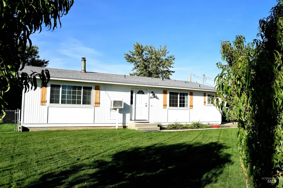 5654 Hillview Rd., Emmett, ID 83617 - #2