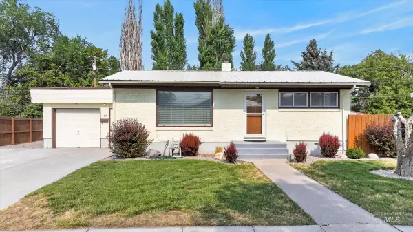 1119 Meadowbrook Ln, Pocatello, ID 83201