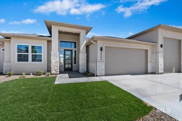 9542 S Green Cottage Ave, Kuna, ID 83634