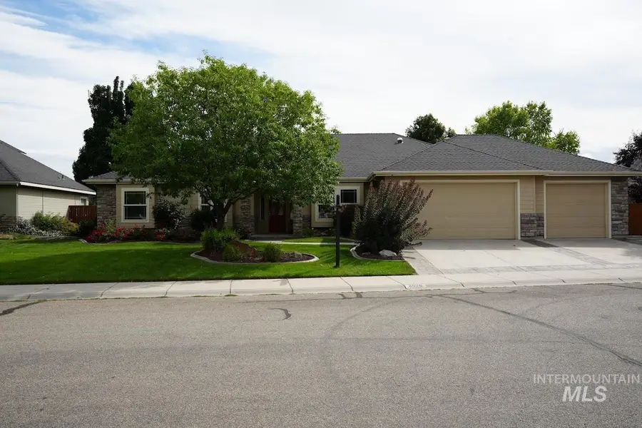 4525 W White Ash Dr, Meridian, ID 83642 - #2