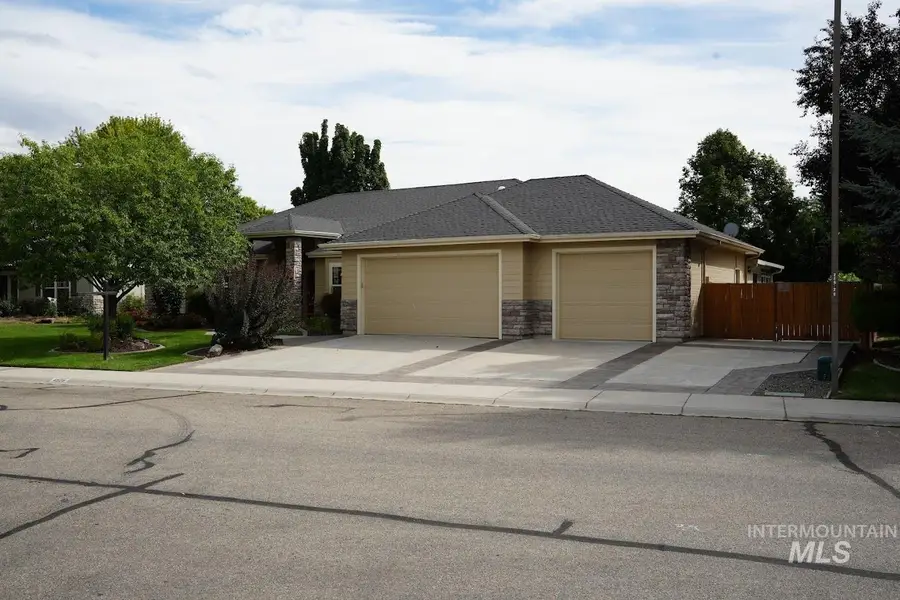 4525 W White Ash Dr, Meridian, ID 83642 - #3
