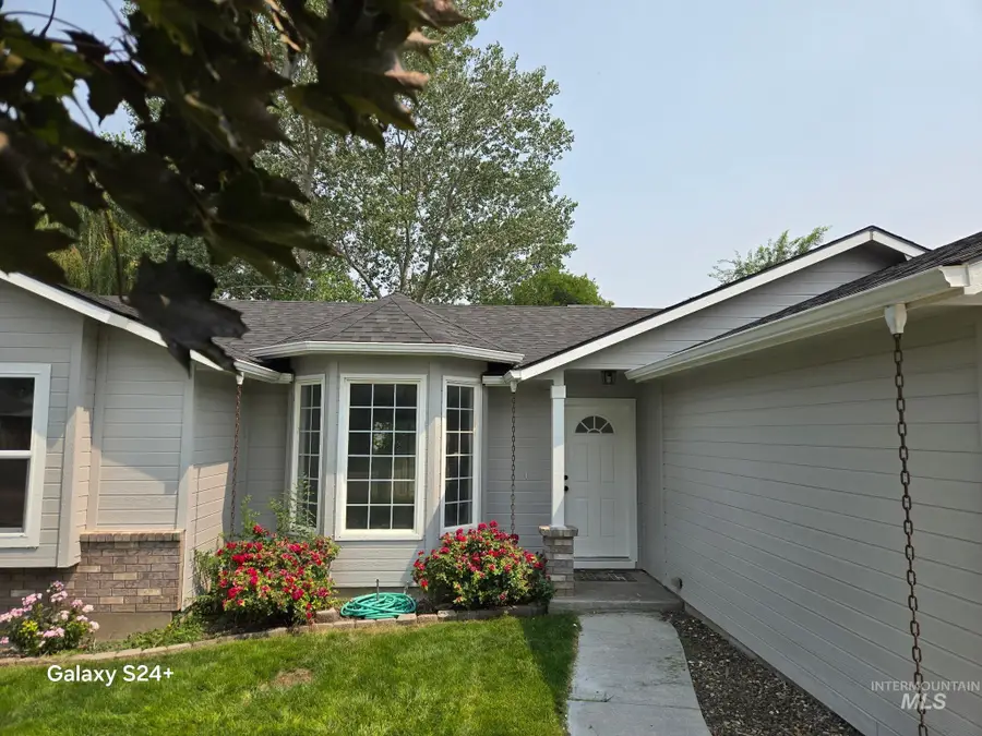 2204 S Ivy Street, Nampa, ID 83686 - #3