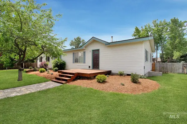 20409 S Main St, Carey, ID 83320