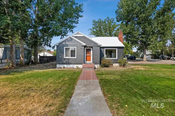 1105 Idaho St, Gooding, ID 83330