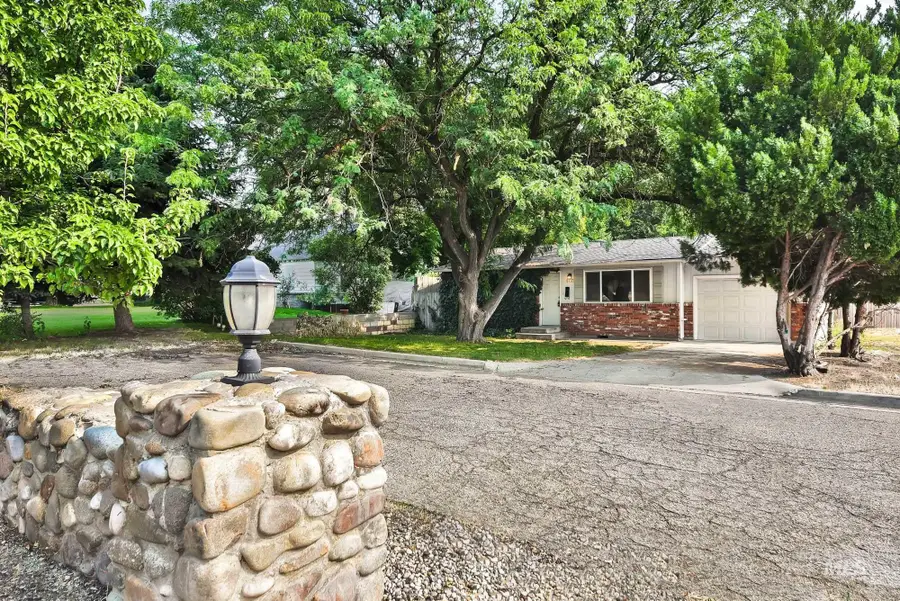 803 E Colorado, Nampa, ID 83686 - #2