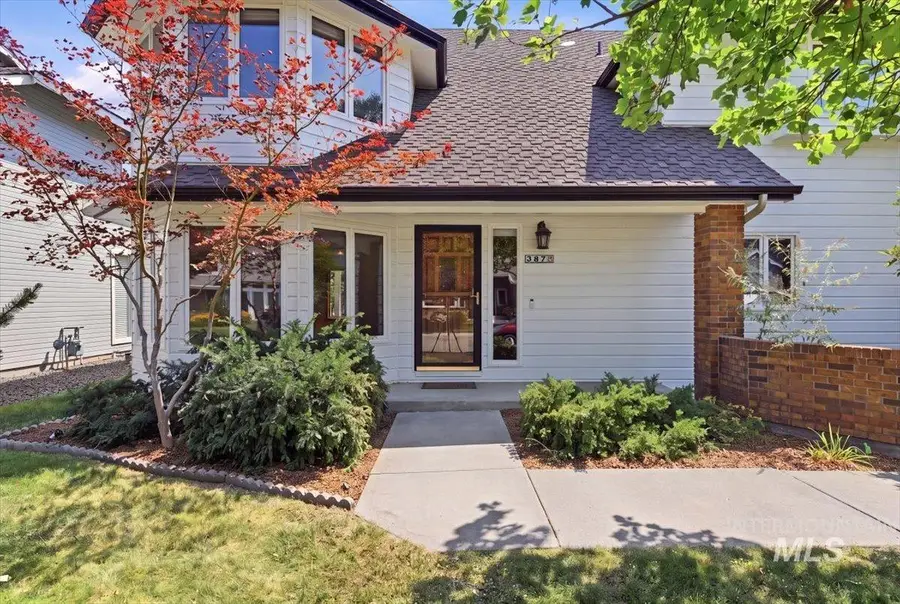 387 E Fairbrook Dr, Boise, ID 83706 - #3