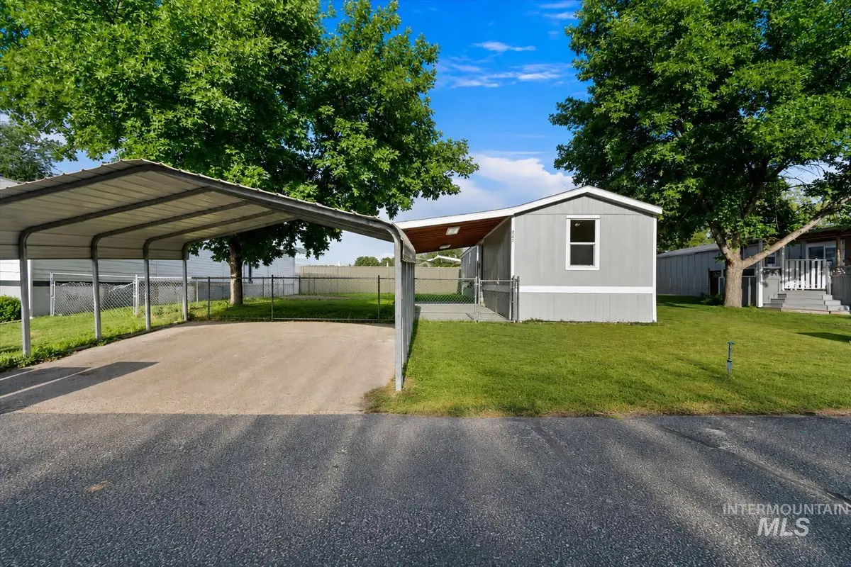 907 Round Valley St, Nampa, ID 83687 - #1