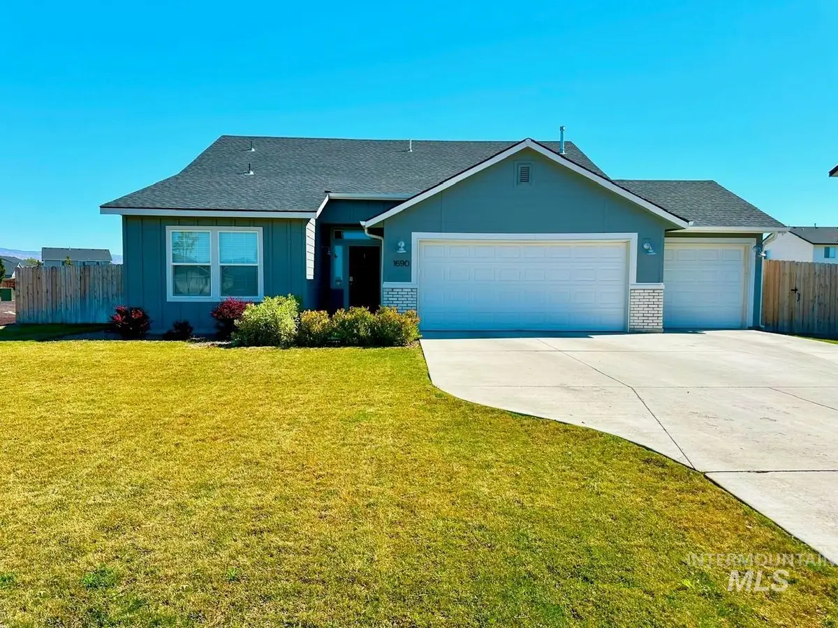 1690 SW Miner St, Mountain Home, ID 83647 - #1