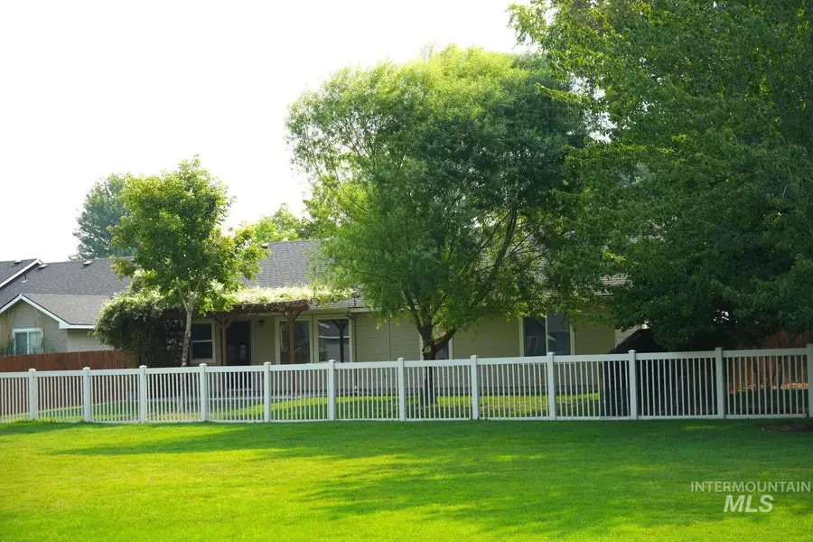 907 S Sockeye Way, Meridian, ID 83642 - #3