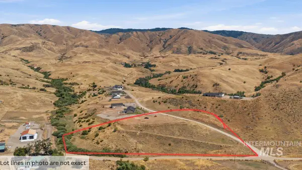 2 Calvin Dr, Horseshoe Bend, ID 83629
