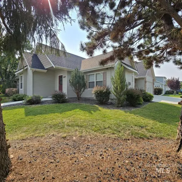 2877 E Shadowwolf Dr, Eagle, ID 83616