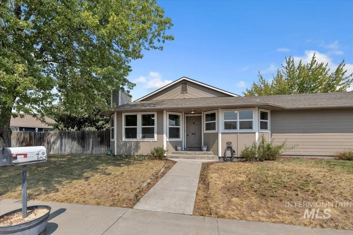 140 W 15th N, Mountain Home, ID 83647 - #1