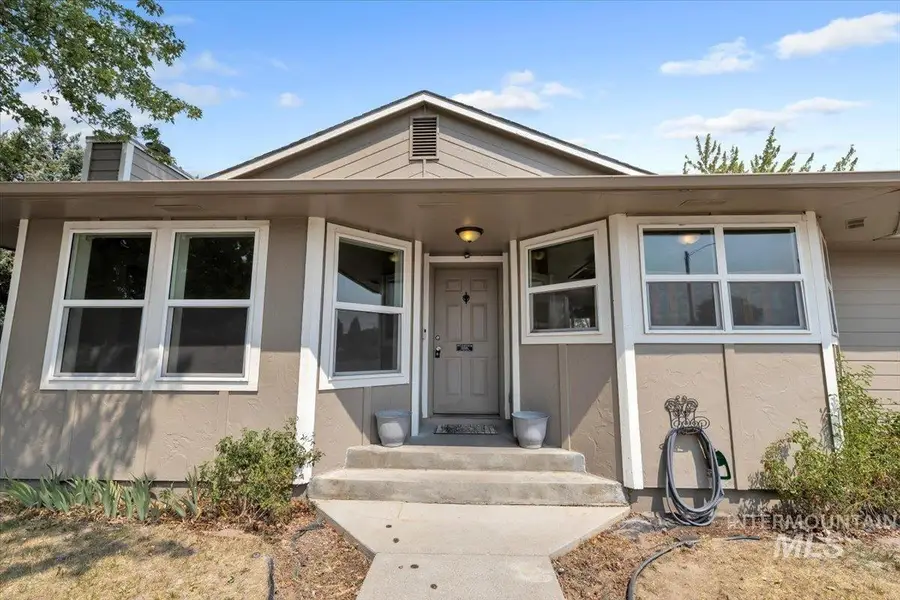 140 W 15th N, Mountain Home, ID 83647 - #2