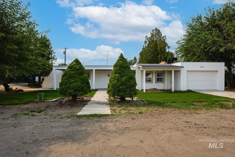 701 W Oregon Ave, Homedale, ID 83628 - #2