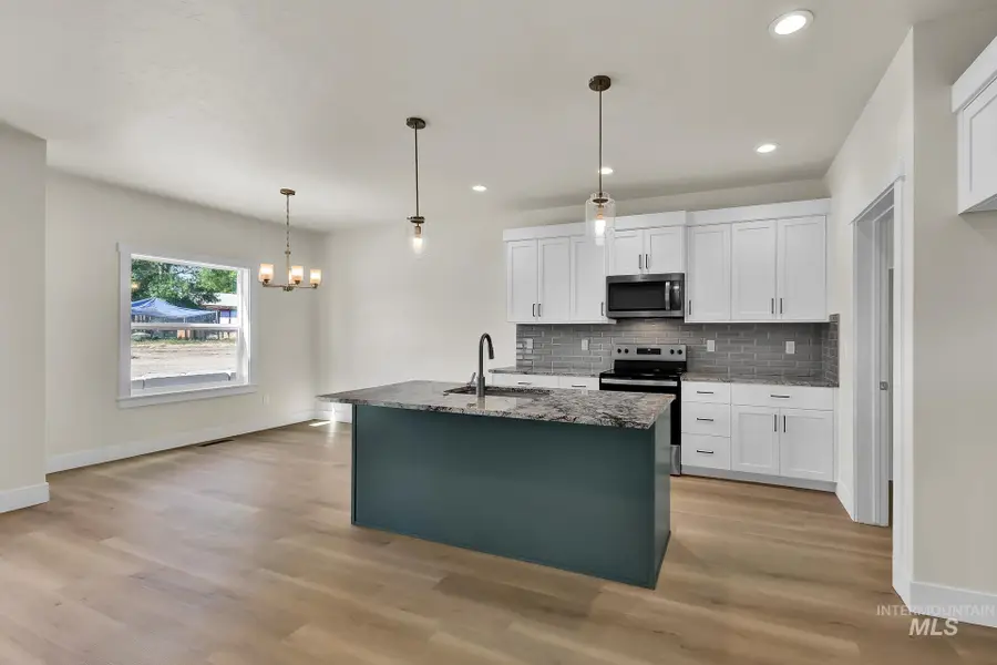 917 Sierra St, Vale, OR 97918 - #3