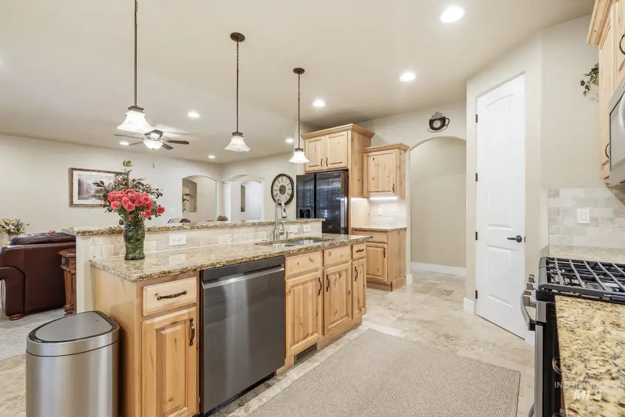 275 W Fortini St, Meridian, ID 83642 - #3