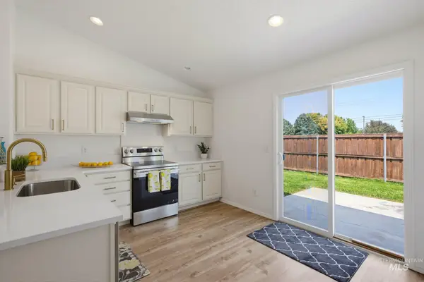 9654 W Weir Hollis Drive, Boise, ID 83709