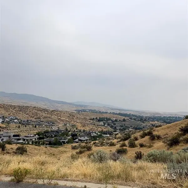 5059 N Becker Ridge Ln, Boise, ID 83702