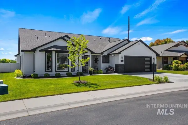 3707 S Edgeview Dr, Nampa, ID 83686