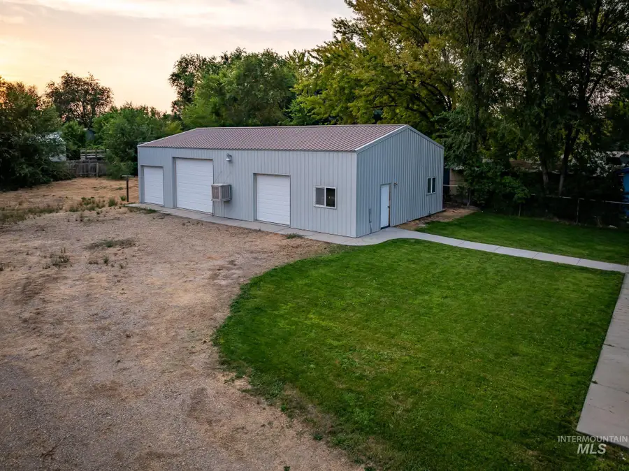 511 N School Ave, Kuna, ID 83634 - #3
