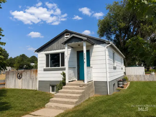 578 E 4th Ave, Glenns Ferry, ID 83623