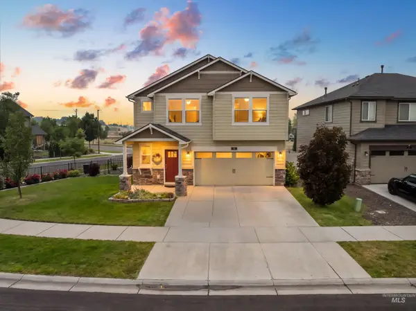 16 N Caracaras Way, Eagle, ID 83616