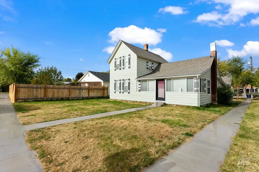 219 24th Ave S, Nampa, ID 83651 - #2