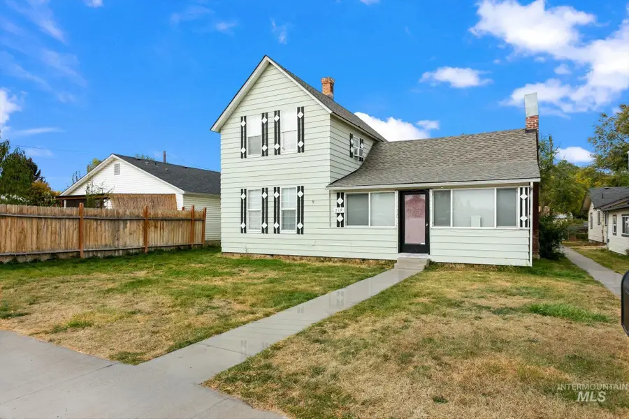 219 24th Ave S, Nampa, ID 83651 - #3