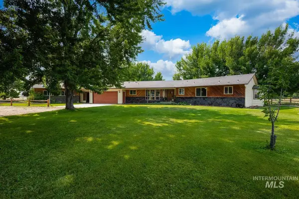 1769 W Central Rd, Emmett, ID 83617