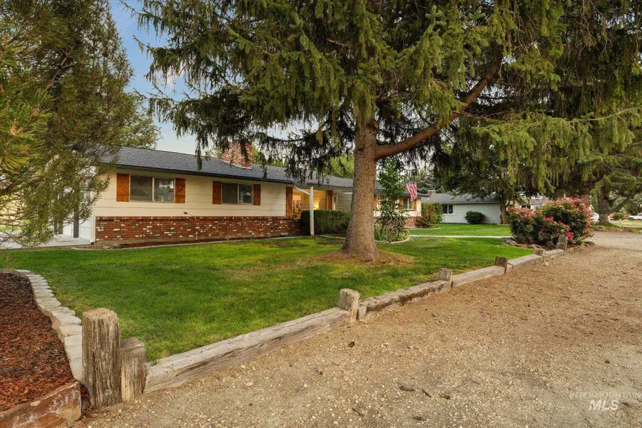20 N Jefferson St, Nampa, ID 83651 - #3
