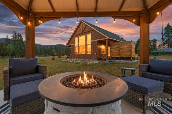 3 Boone Rd, Garden Valley, ID 83622