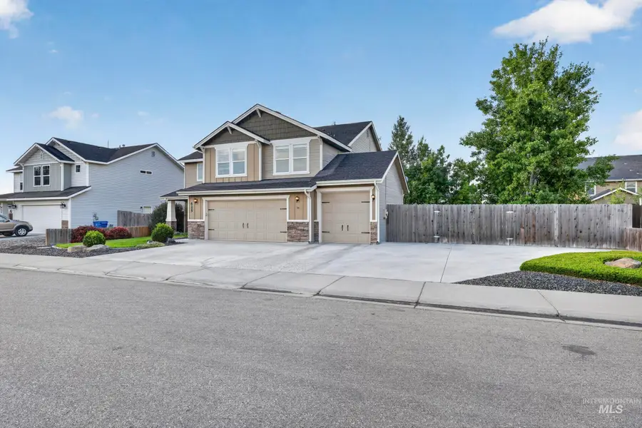 625 SW Josephine St, Mountain Home, ID 83647 - #3