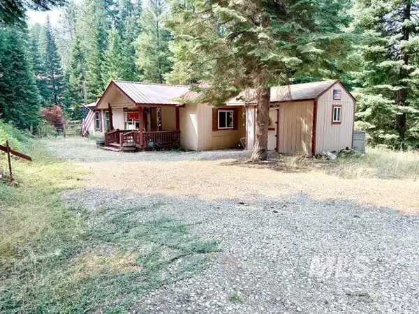 2 Snowbird Ln, Garden Valley, ID 83622