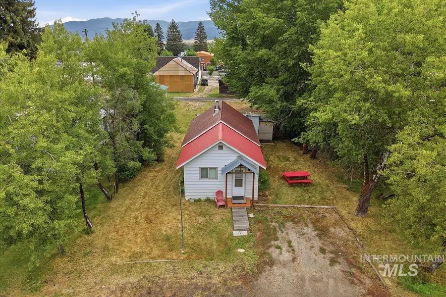 210 S Idaho St, Cascade, ID 83611 - #2