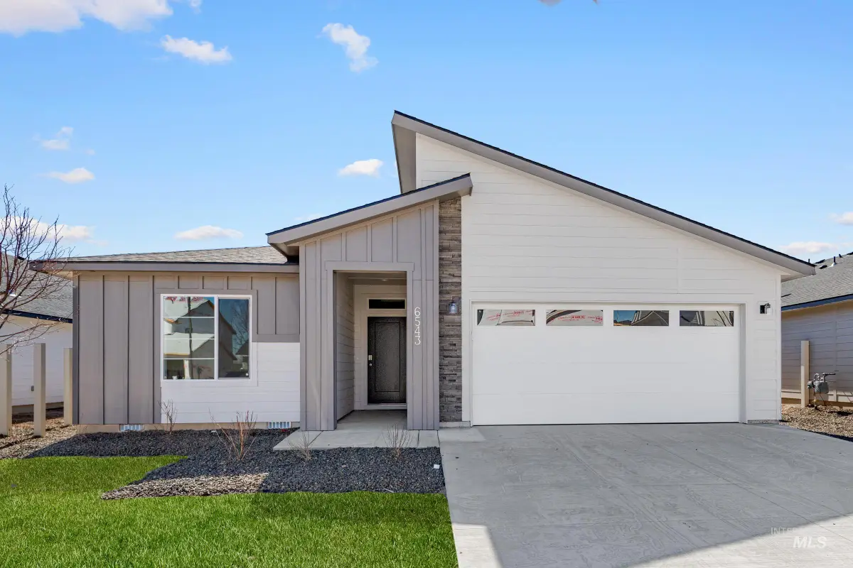 7481 W Newtown Dr, Eagle, ID 83616 - #1