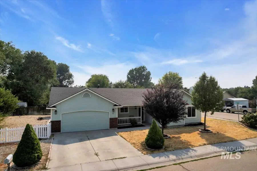 850 Garrett St, Mountain Home, WY 83116 - #2
