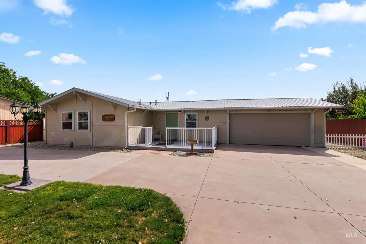 688 Meadow Dr, Emmett, ID 83617 - #1