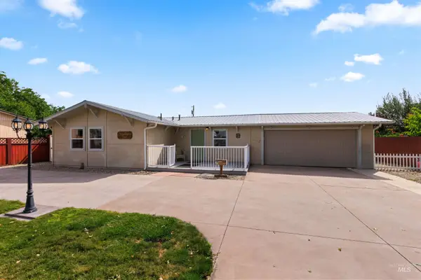 688 Meadow Dr, Emmett, ID 83617