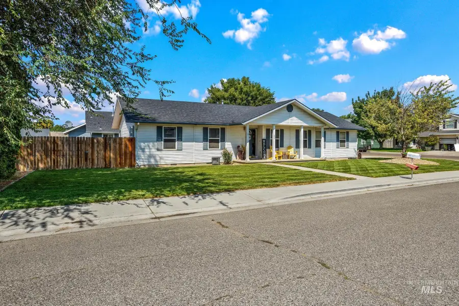 911 Jonathan St, Fruitland, ID 83619 - #2