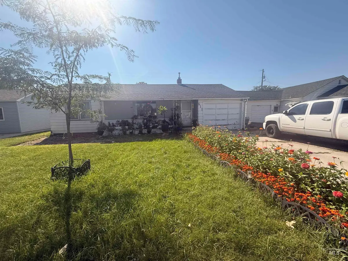 615 S Pine St, Nampa, ID 83686 - #1