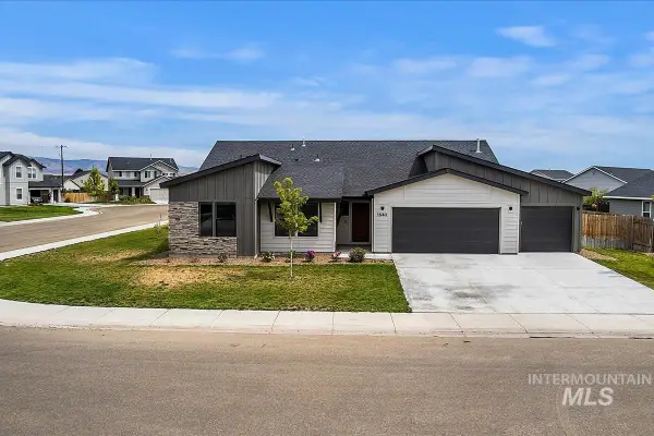 1640 SW Accipiter Pl, Mountain Home, ID 83647