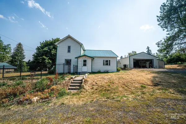 712 3rd Ave, Nezperce, ID 83543