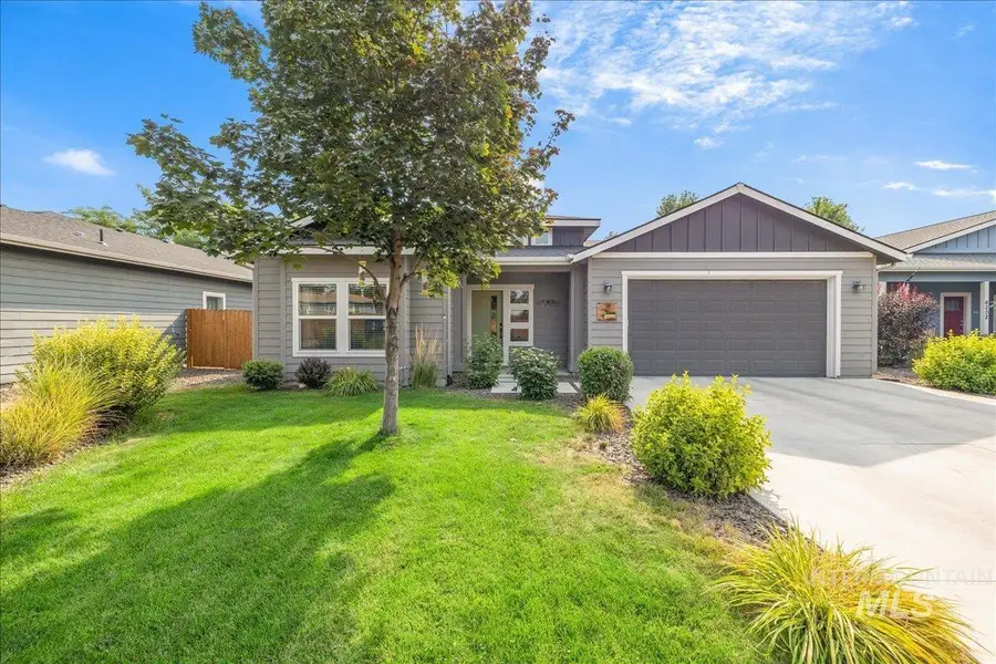6204 W Edgewater Dr, Boise, ID 83709 - #2