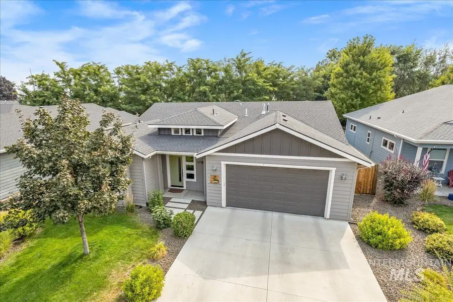 6204 W Edgewater Dr, Boise, ID 83709 - #3