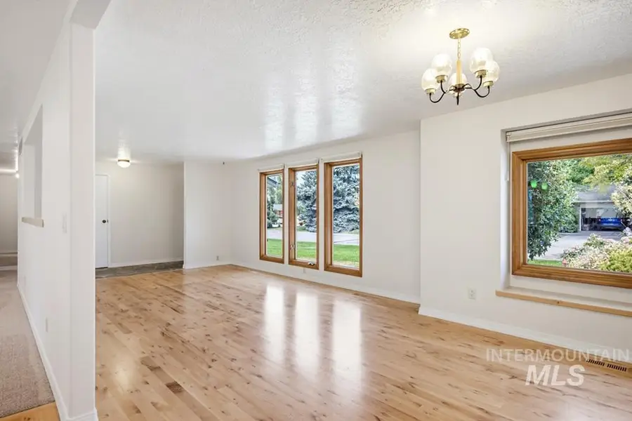 2165 E Springwood Dr, Meridian, ID 83642 - #3
