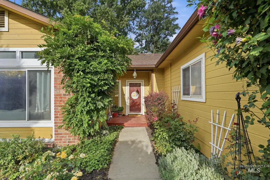 2217 N Amethyst Ave, Meridian, ID 83646 - #2