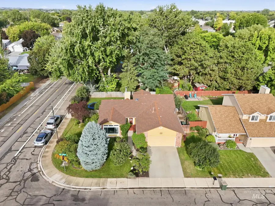 2217 N Amethyst Ave, Meridian, ID 83646 - #3