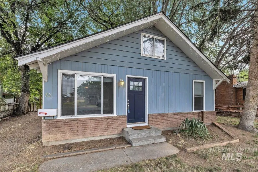 22 N Sunset St, Nampa, ID 83651 - #2