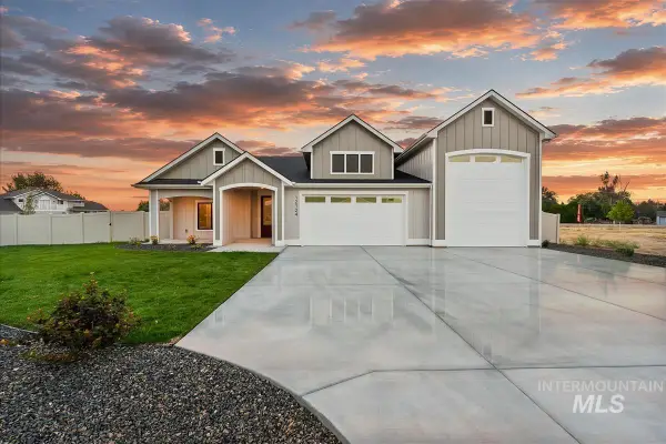 12124 October Glory St, Middleton, ID 83644